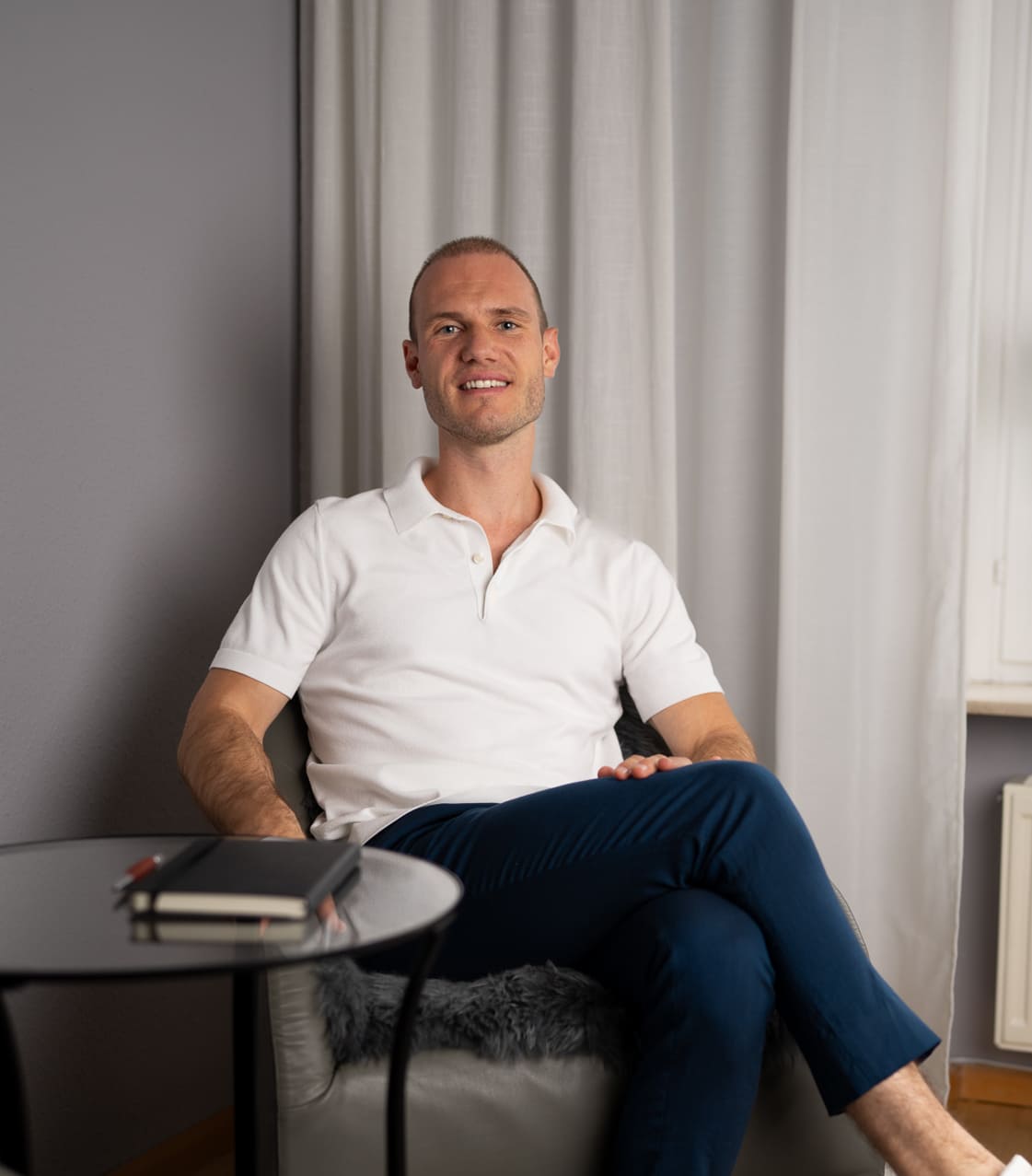 Ulrik Böhmer in seiner Praxis in Mannheim